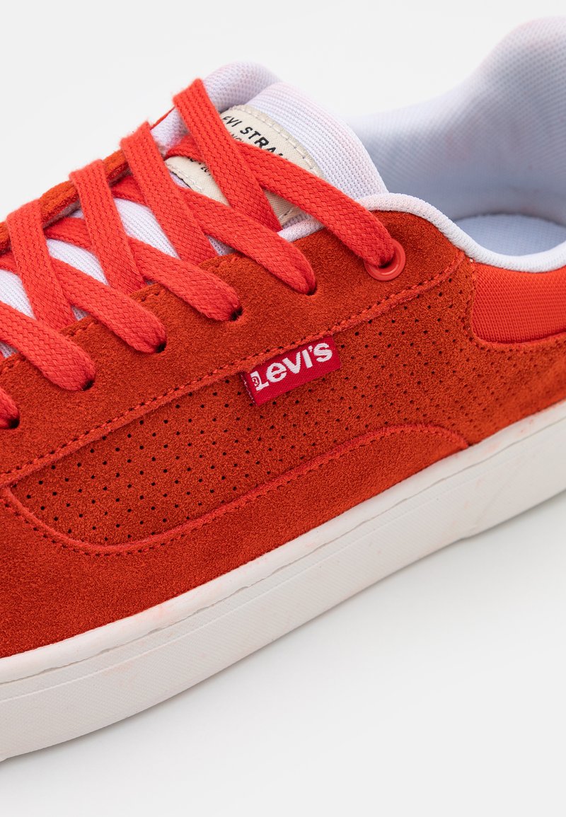 Levis Caples 2.0 Red Trainers
